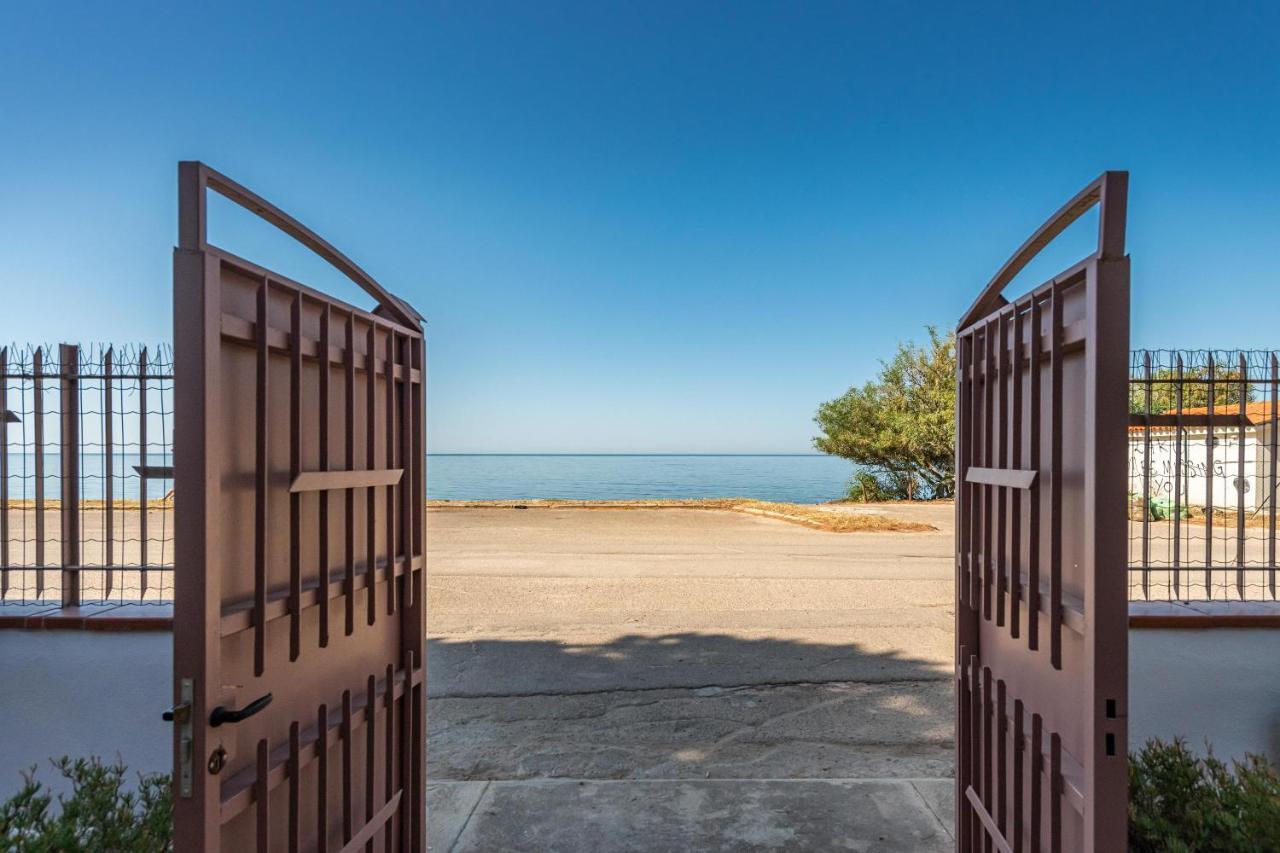 La Casa Davanti Al Mare Quartu SantʼElena Kültér fotó